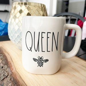 ✨ NWT Queen Bee Mug | Rae Dunn